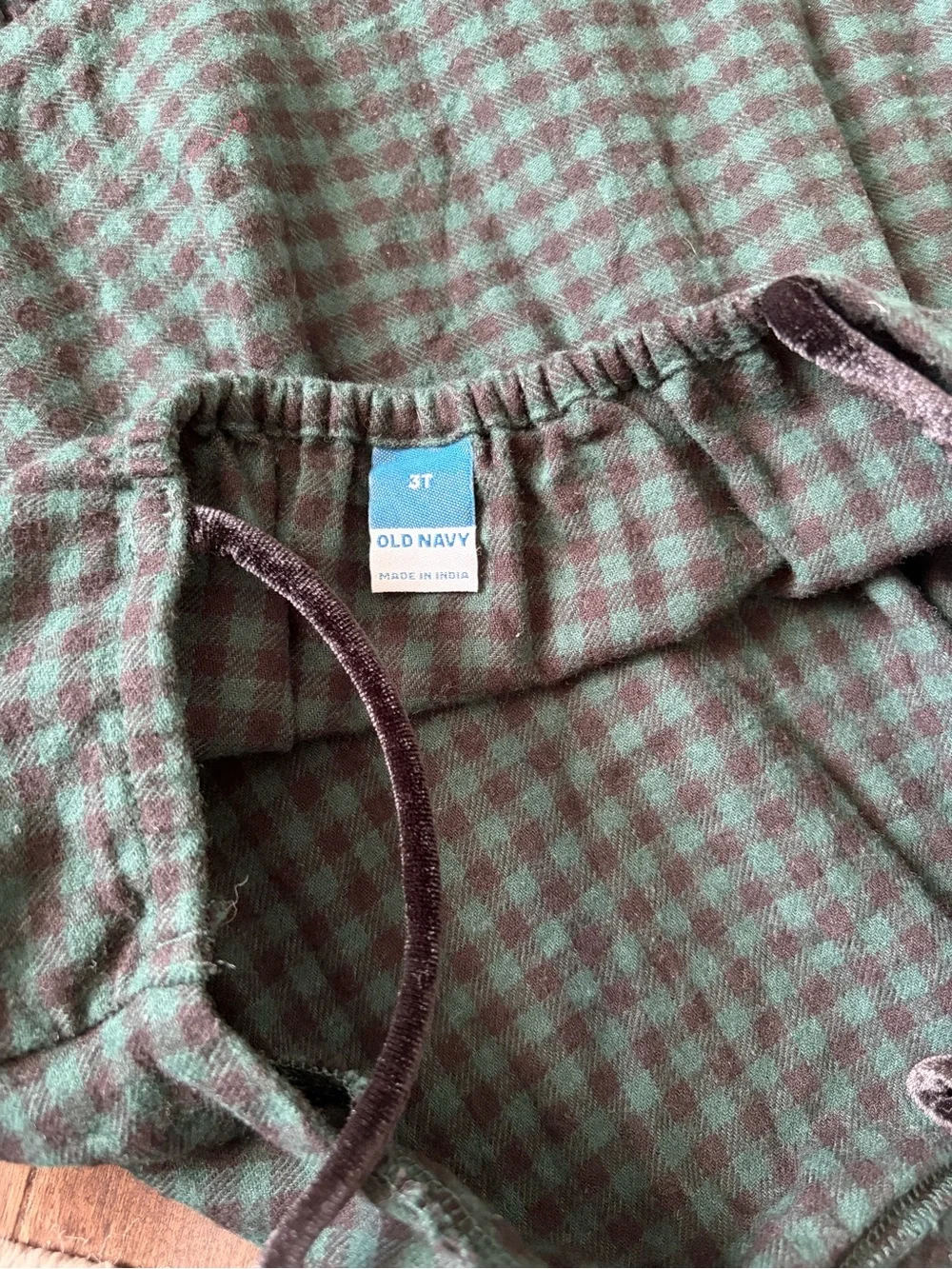 Toddler Girl Old Navy Mock Neck White Top with Black & Green Plaid Dress Set 3T
